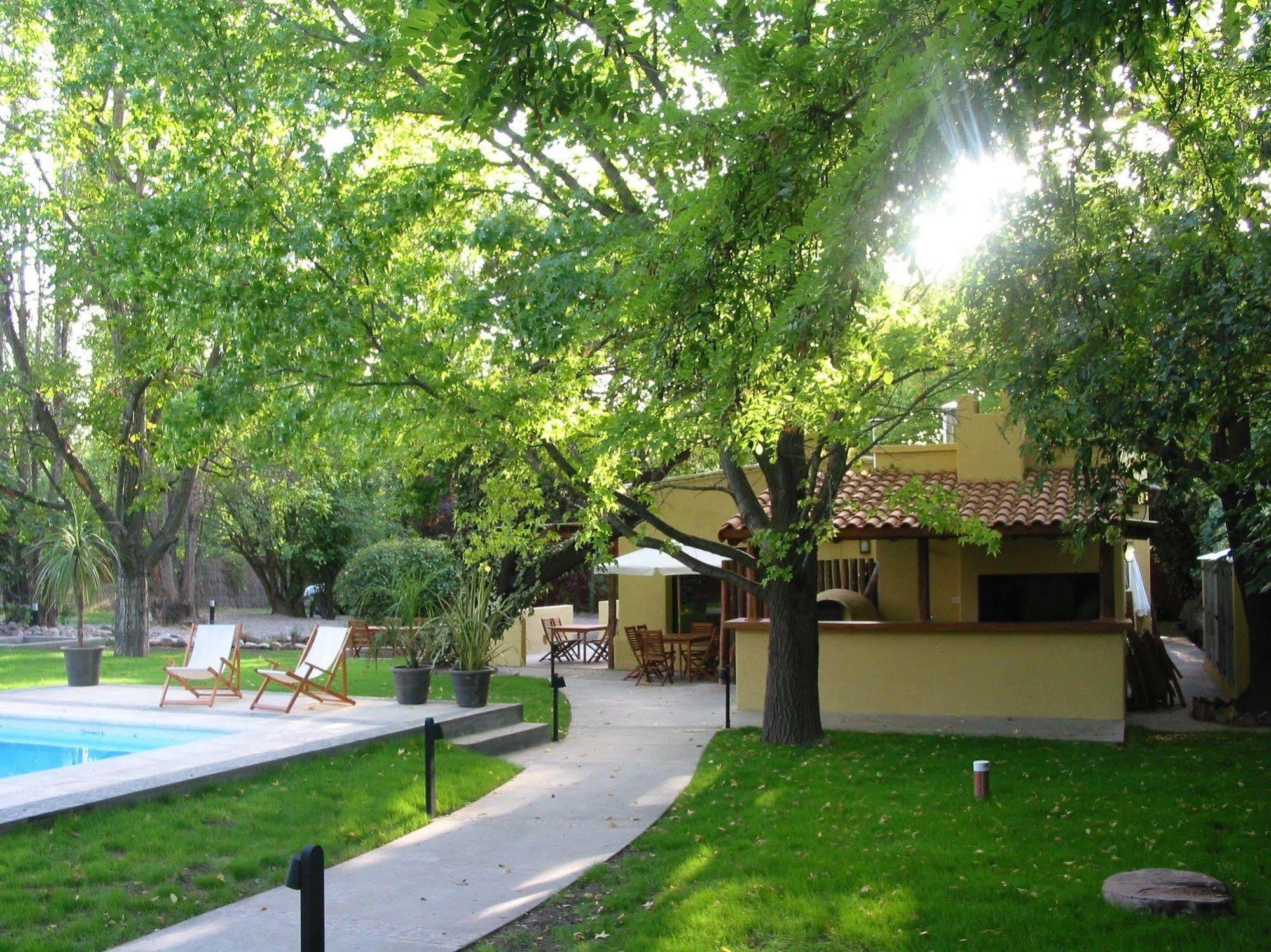 Postales Green Aparts - Chacras De Coria Hotel Exterior photo